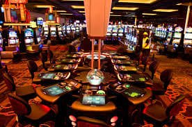 2D Gaming Pro ငွေထုတ် 24/7 Customer Support Myanmar ဘာသာဖြင့် ကူညီဖြေရှင်းပေးနေသောမြင်ကွင်း